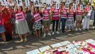 Famiglie arcobaleno, con la sentenza della Consulta Milano torna a registrare all’anagrafe i figli
