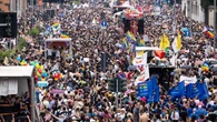 Pride Milano, Regione Lombardia nega (di nuovo) il patrocinio. Le opposizioni: “Destra oscurantista”