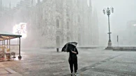 Pioggia intensa su Milano: continua l’allerta gialla per rischio temporali