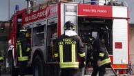 Incendio in un palazzo di nove piani in via Lope De Vega: 18 intossicati in ospedale