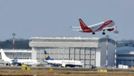 Fumo in cabina dopo il decollo sul volo per Fuerteventura: l’aereo torna a Malpensa