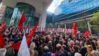 La manifestazione dei referendari: “Salviamo la sanità”. In piazza anche consiglieri del Pd