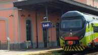 Ruba il cellulare sul treno a un sedicenne, ma i passeggeri lo bloccano e a Lodi lo consegnano alla polizia