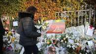 Milano, in centinaia in piazza Duomo con una candela per ricordare Giulia Cecchettin. E la Filarmonica della Scala le dedica la prova aperta