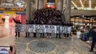 Tifosi juventini in Stazione Centrale a Milano: saluti romani e striscione contro gli scontri proPal