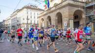 La festa dei runner alla Milano Marathon: edizione record di iscritti e ricavato. Anche il paziente 1 del Covid tra i partecipanti