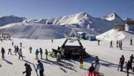 Livigno, completamente ubriaco sulle piste di sci cade e non si rialza più: fermato e multato dalla polizia