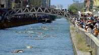 Granfondo dei Navigli: la sfida tra oltre cento nuotatori da Gaggiano (e San Cristoforo) alla Darsena