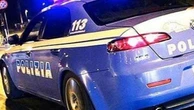 Rompe i finestrini di 11 auto per rubare: arrestato