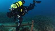 Quella carrozzina in fondo al mare recuperata dal carabiniere. Un bel racconto di fine estate