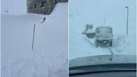 Sul passo dello Stelvio cadono 45 centimetri di neve. Gli esperti: 