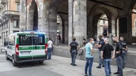 Quattro daspo urbani per i ventenni responsabili di bivacchi e risse in piazza dei Mercanti
