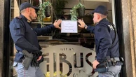 “Arresti con modi violenti, spray a giovane già a terra ammanettato”: assolti sei ragazzi a Milano