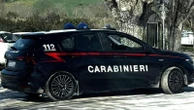 Prova in azienda di quattro ore ma non viene assunto: pretende 700 euro e aggredisce i carabinieri