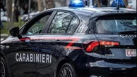 Picchia la compagna e le versa addosso candeggina, poi viola il divieto di avvicinamento: arrestato