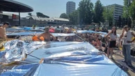 Tecniche anti-caldo a San Siro per Tedua: teli riflettenti per sopportare l’attesa del concerto