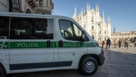 Aggredisce una ragazza nell’androne di casa per violentarla: arrestato un 24enne a Milano