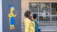 Rrifatto murales Simpson rimosso vicino Consolato Milano