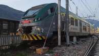 Treno vuoto deraglia: ferito il macchinista, circolazione ferroviaria in tilt per l'intera mattinata