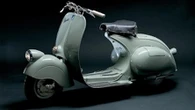 L’eterna Vespa festeggia i suoi primi 80 anni: da rivoluzione a icona mondiale. La storia