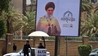 Guerra in Iran, le news di oggi. Esposta a Teheran la bara di Ali Khamenei in vista dei funerali