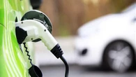 Auto sempre più care e la “colpa” è delle elettriche (e della Ue): ecco perché