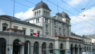 Svizzera, attacco con coltello alla stazione di Winterthur: “Aggressore urla Allah Akbar, feriti”