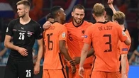 Depay su rigore e Dumfries stendono l'Austria: Olanda qualificata e prima nel girone