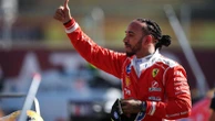 Hamilton show a Silverstone, partirà davanti a tutti nella Sprint: “Sono in estasi” | Verstappen contro la corsa con le auto Lego: “Una pagliacciata”