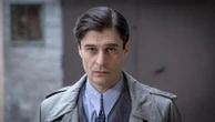 “Ricciardi si abbandona all’amore”: Guanciale, De Giovanni e la nuova stagione della serie