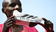 Cos’hanno di speciale le scarpe che hanno corso la maratona di Londra in meno di due ore