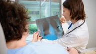 Tumore al polmone: una nuova combinazione di farmaci allunga la vita dei pazienti
