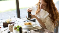 Stop alla dittatura delle diete “Anche una carbonara può far bene alla salute”