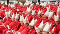 Conclave, vietati i superalcolici: ai cardinali concesso solo un po’ di vino