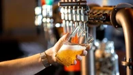 Birra, le tendenze: si beve con meno alcol, si sceglie quella artigianale