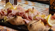 Pizza e olio, il matrimonio goloso che sfida la tavola
