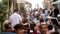 Pranzo di Ferragosto, nei ristoranti vince il “menu all inclusive”