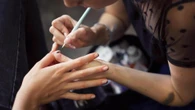Il galateo della manicure: come comportarsi nei saloni di nail art