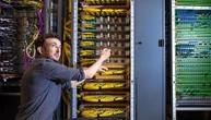 Un italiano ha reso più efficienti i data center Amazon, superando un problema aperto dagli anni ’80