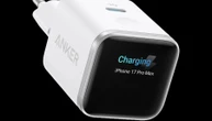 La prova: Anker Nano 45W con Smart Display, il caricatore che vuole farsi guardare