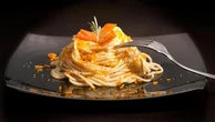 Dieci ricette a base di pesce per sognare le sere d’estate