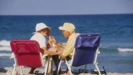 Sole e malattie reumatiche: quando l’estate può riattivare i sintomi