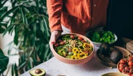 Per invecchiare in salute non servono diete estreme: basta ridurre le calorie del 10 per cento