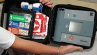 Arresto cardiaco, sopravvive meno di 1 su 10: si punta (anche) sulla app “trova-defibrillatore”