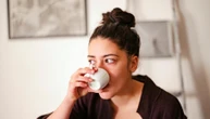 Due tazzine di caffè al giorno (e non di più) allungano la vita. Ma occhio a zucchero e grassi