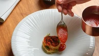 Dove il pomodoro incontra il mare: viaggio tra orti, conventi e memorie di Costiera