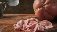 Scene dai film, così si festeggia il “Mortadella Day”
