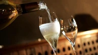 Vini dealcolati, un passo avanti per la produzione in Italia. Ma resta il nodo delle accise