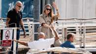 Angelina Jolie, il look easy-chic per l’arrivo a Venezia, dove è atteso anche Brad Pitt