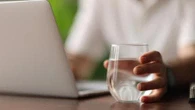 Calcoli renali, basta poca acqua in più al giorno per fare la differenza nel prevenire le recidive